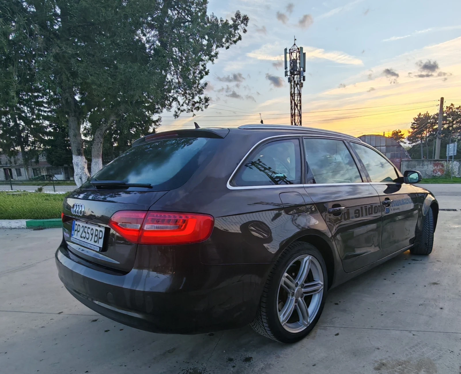 Audi A4 2.0tdi facelift 2013 - изображение 8