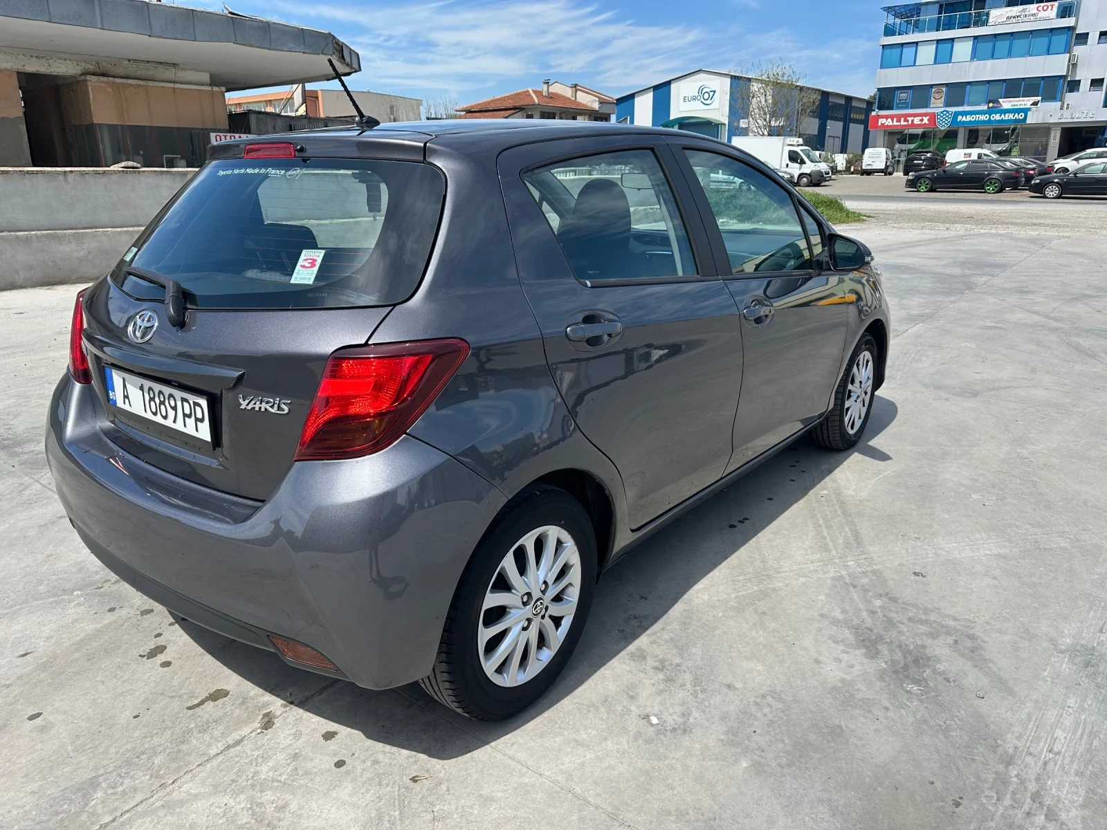 Toyota Yaris  - изображение 4