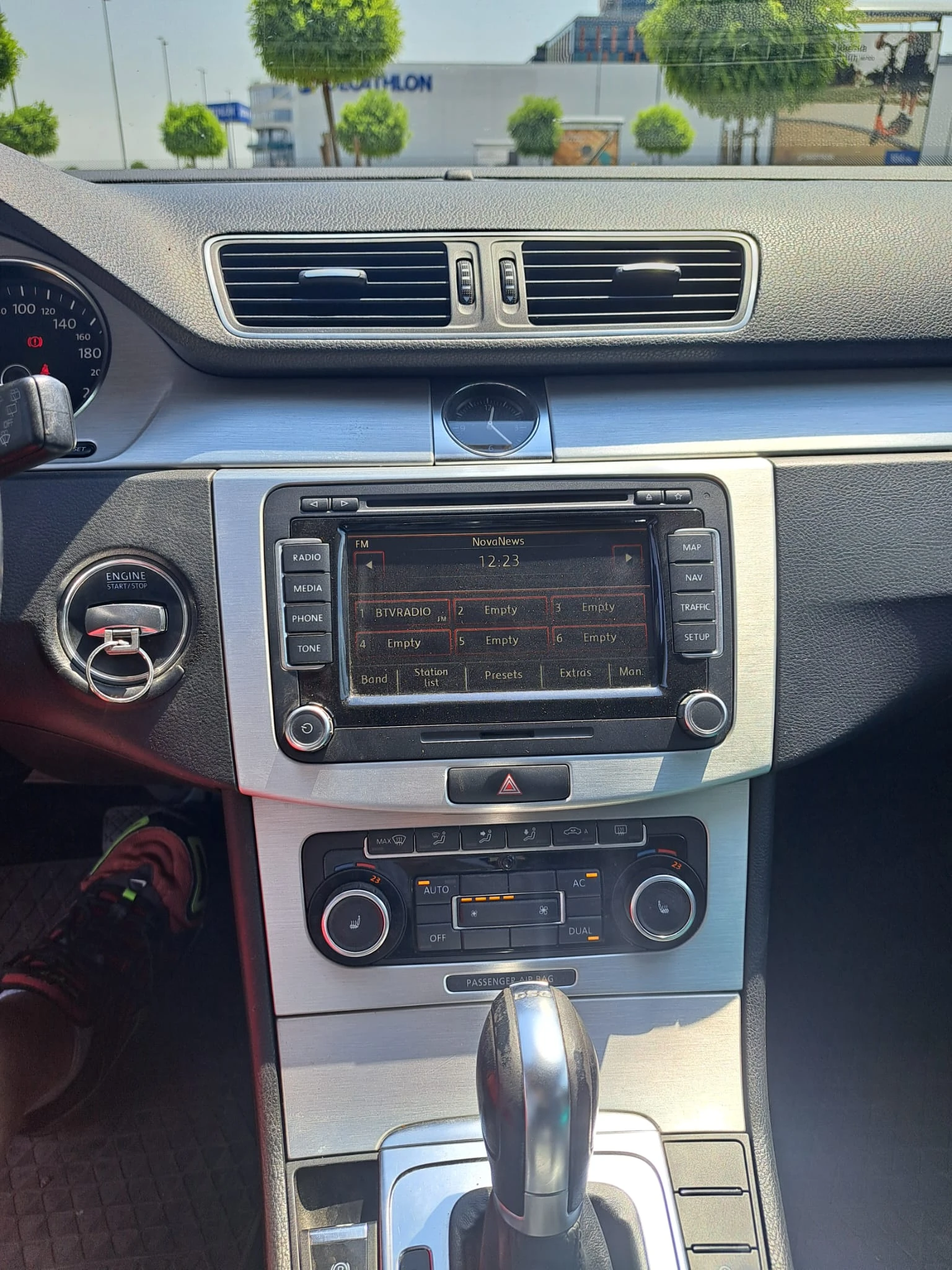 VW Passat B7 Variant 2.0 TDI DSG Highline - изображение 10