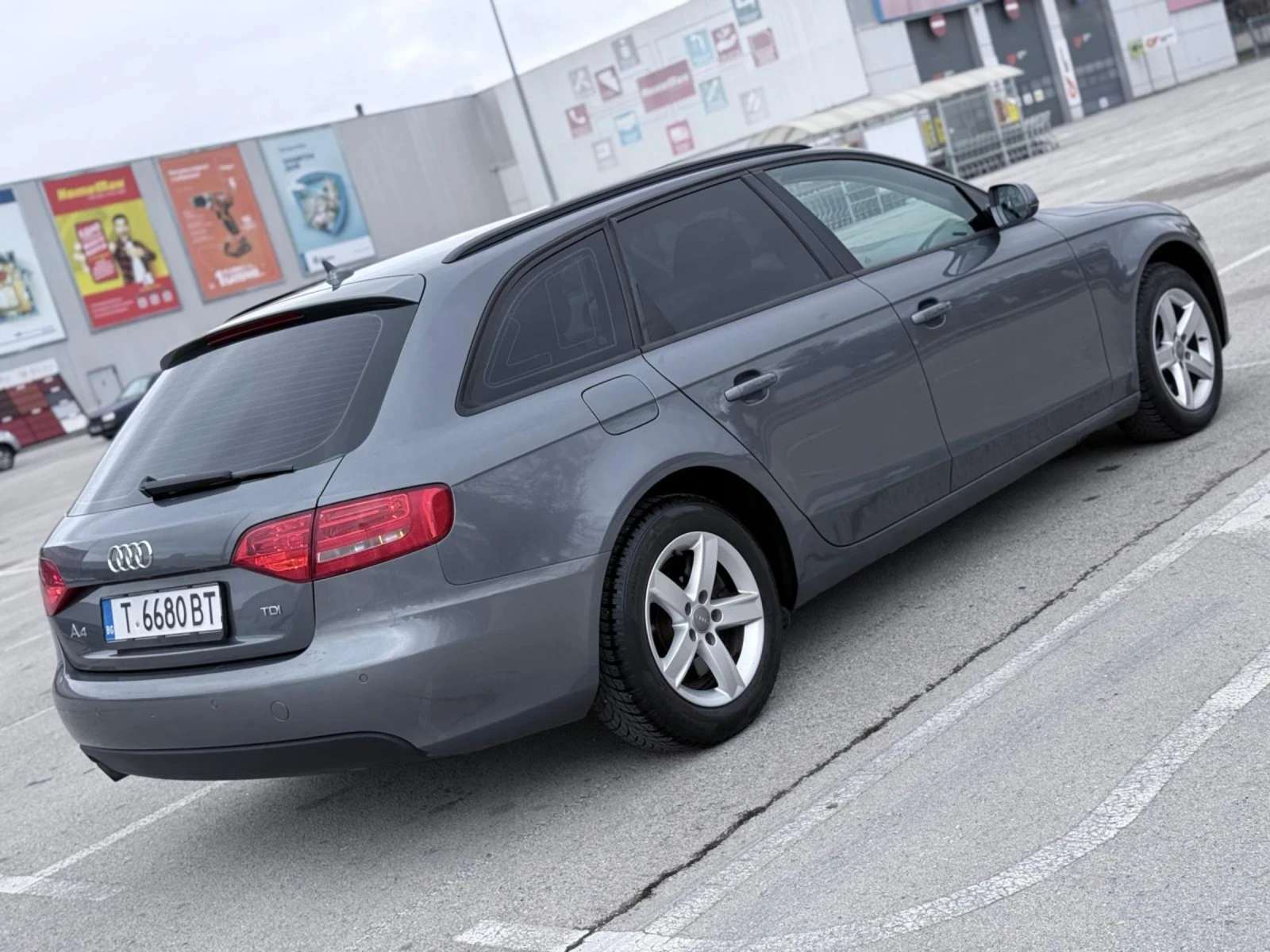 Audi A4 2.0TDI/СЪС СЕРВИЗНА ИСТОРИЯ/НОВИ ЗИМНИ, ЛЕТНИ ГУМИ - изображение 4