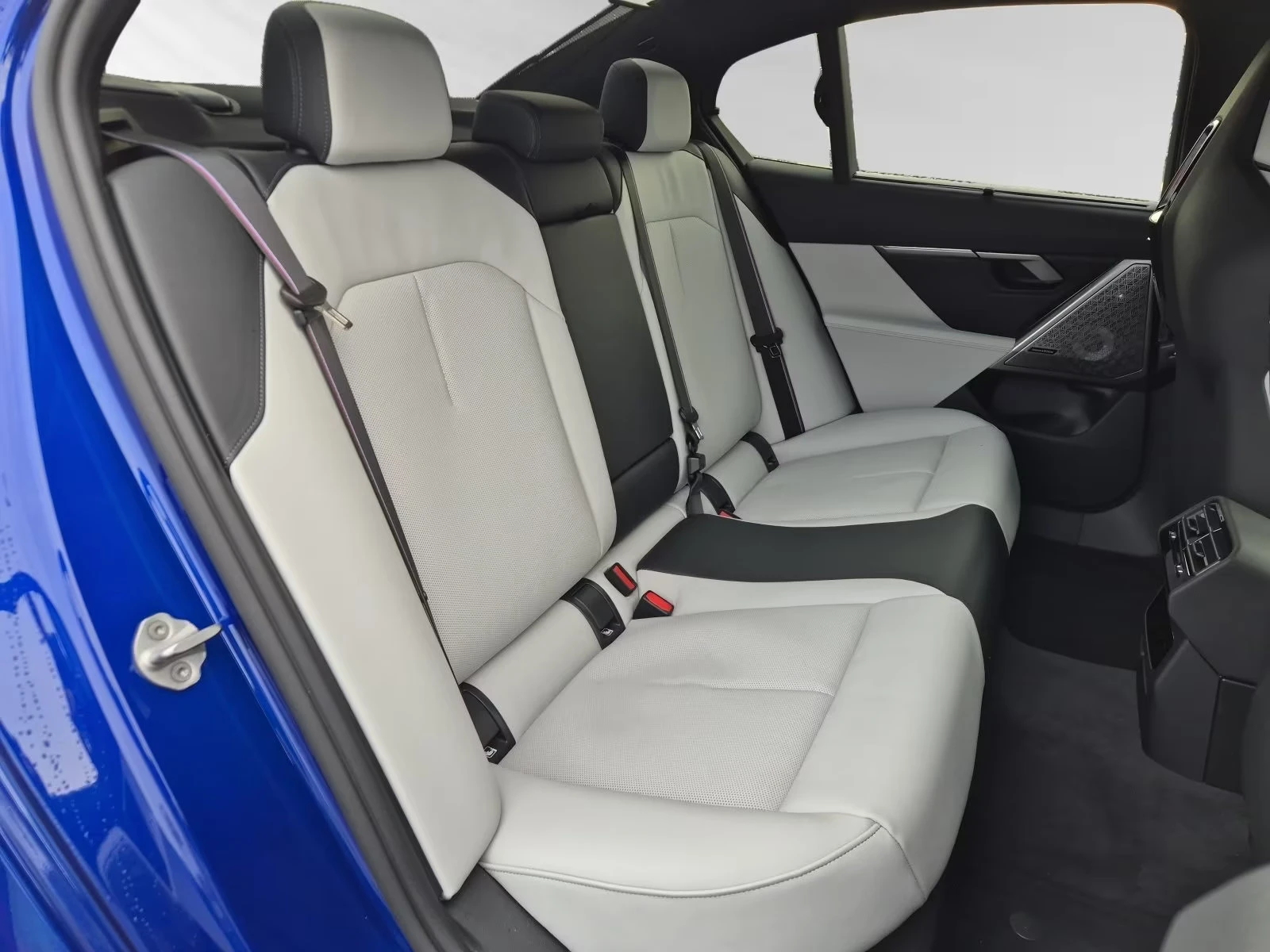 BMW M5 CARBON/727HP/B&W/360/HUD/MEMO/LED/NAVI/682g | Mobile.bg � ����������� 13