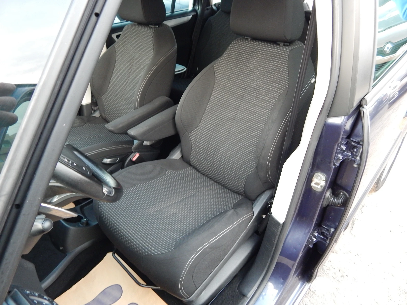 Citroen Grand C4 Picasso 1.6HDI* EURO5* AВТОМАТИК* , снимка 14 - Автомобили и джипове - 53877280