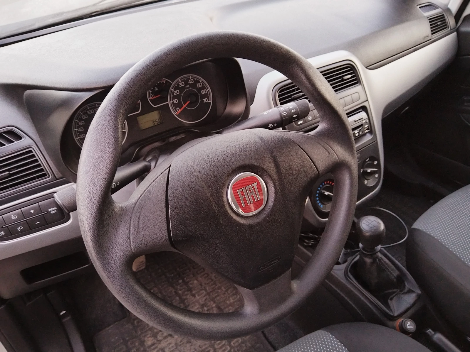 Fiat Punto 1.2i 112000km., снимка 9 - Автомобили и джипове - 53879790