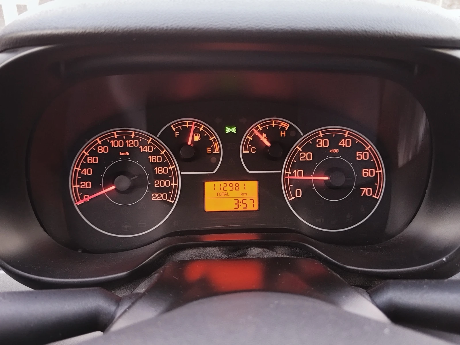 Fiat Punto 1.2i 112000km., снимка 8 - Автомобили и джипове - 53879790