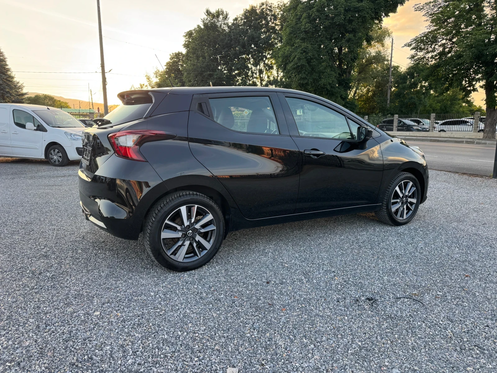 Nissan Micra 0.9Tce N-Connecta  keyless go!! Euro 6, снимка 7 - Автомобили и джипове - 54802279