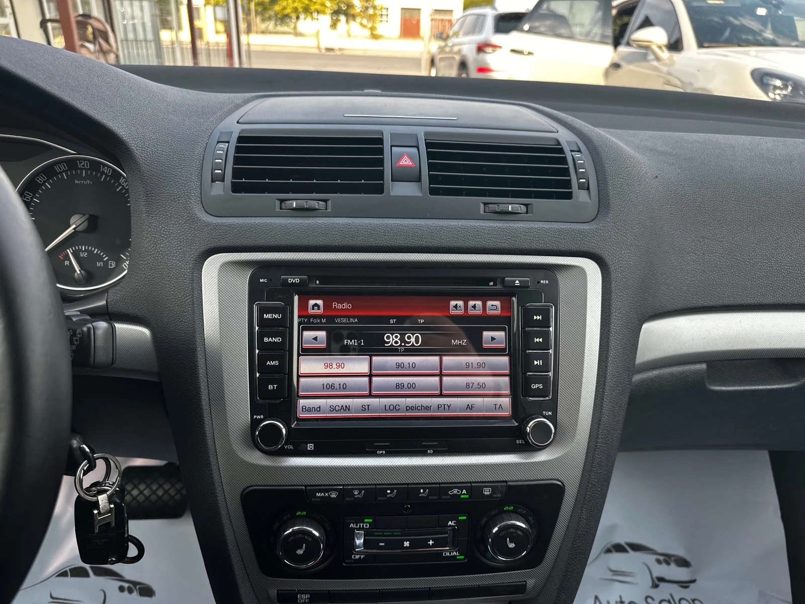 Skoda Octavia 1.9TDI 105к.с DSG* Facelift* Нави* Подгрев, снимка 12 - Автомобили и джипове - 56061211