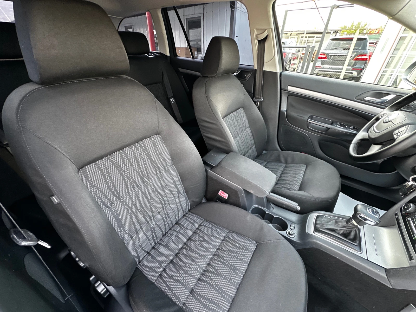 Skoda Octavia 1.9TDI 105к.с DSG* Facelift* Нави* Подгрев, снимка 8 - Автомобили и джипове - 56061211