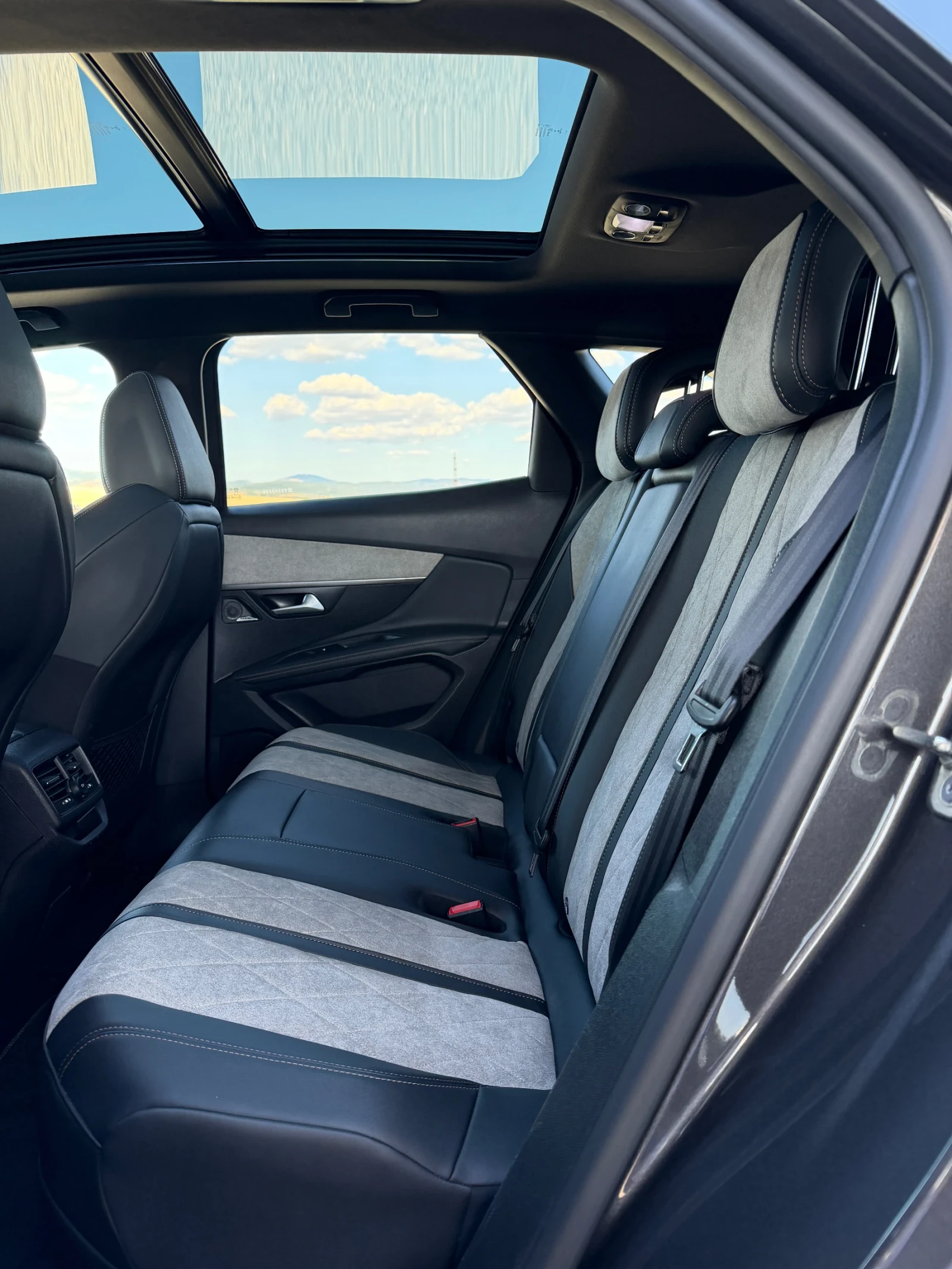 Peugeot 3008 GT-Line! HYbrid 4!! AWD!!!, снимка 14 - Автомобили и джипове - 56122210