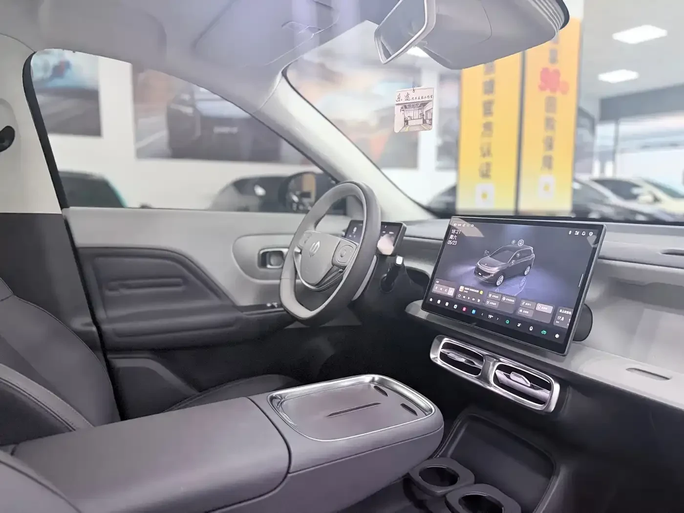 Leapmotor B10 510 Premium Edition, снимка 13 - Автомобили и джипове - 56592159