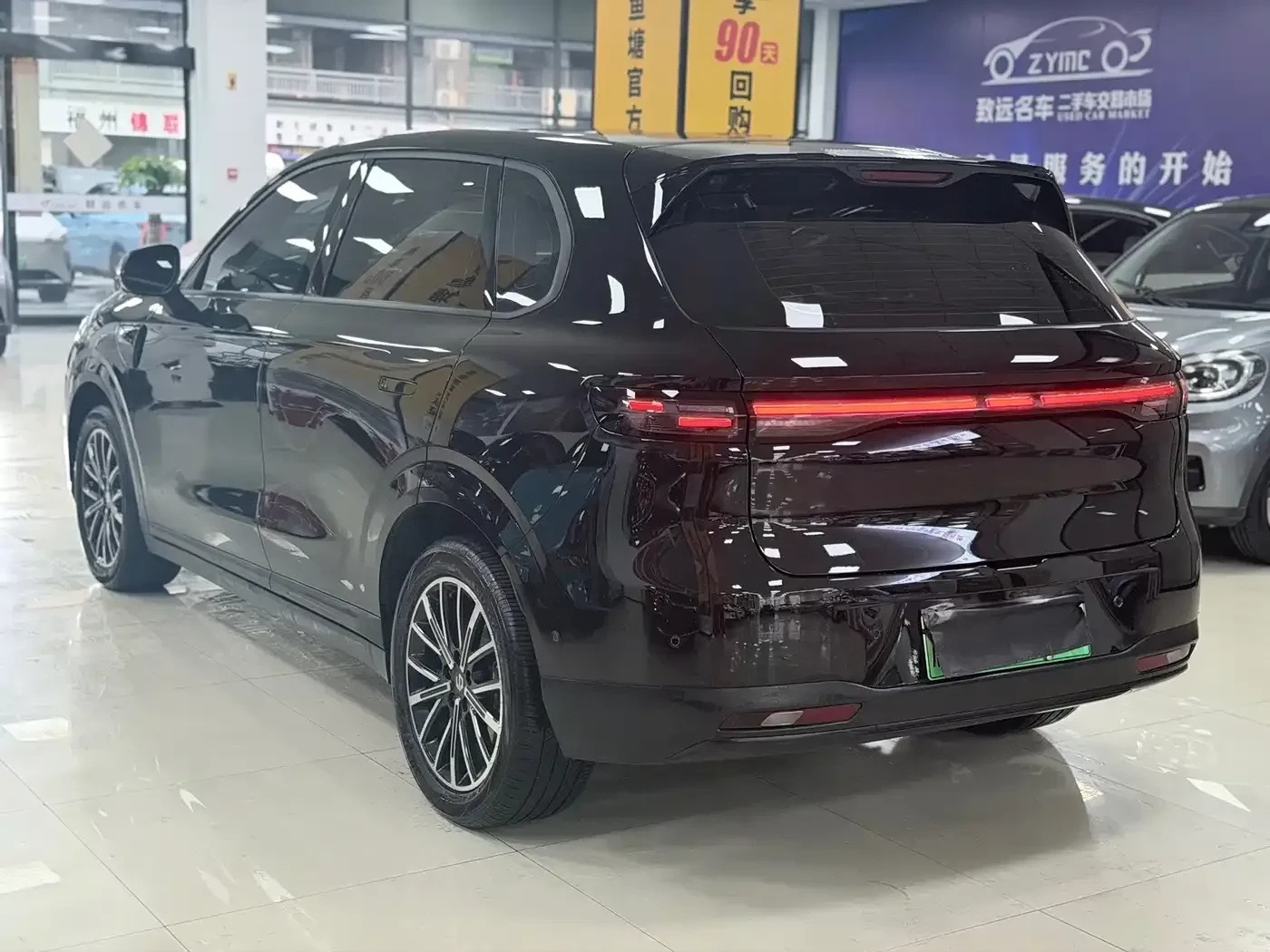 Leapmotor B10 510 Premium Edition, снимка 4 - Автомобили и джипове - 56592159