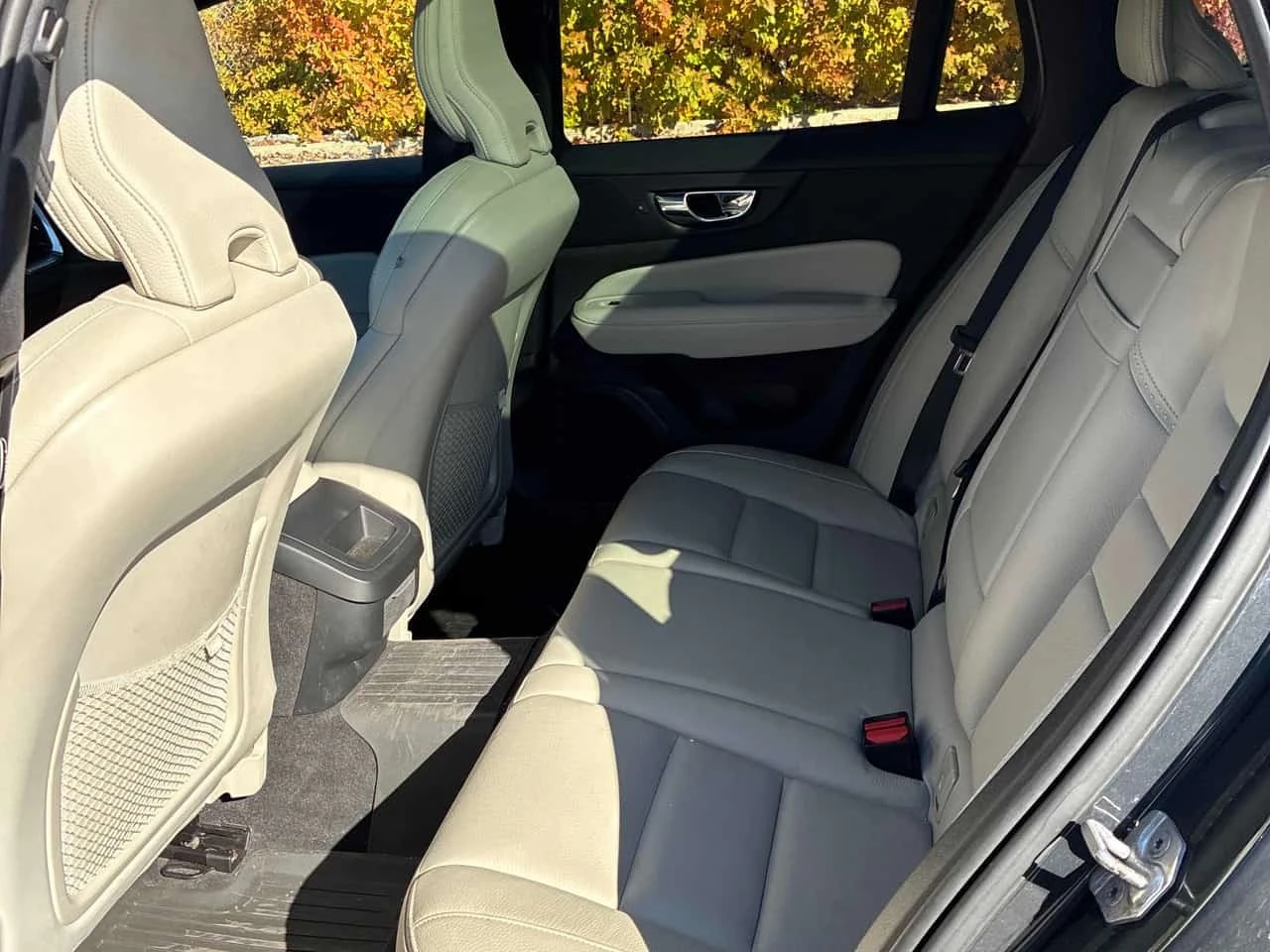 Volvo V60 Cross Country T5 AWD PREMIER PLUS PACKAGE  CARFAX | Mobile.bg � ����������� 17