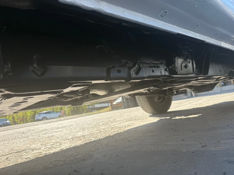 Nissan Navara 2.3 dci , снимка 12 - Автомобили и джипове - 51369434