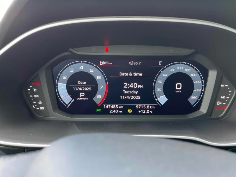 Audi Q3 45 TFSI quattro  CARFAX, снимка 8 - Автомобили и джипове - 52548862