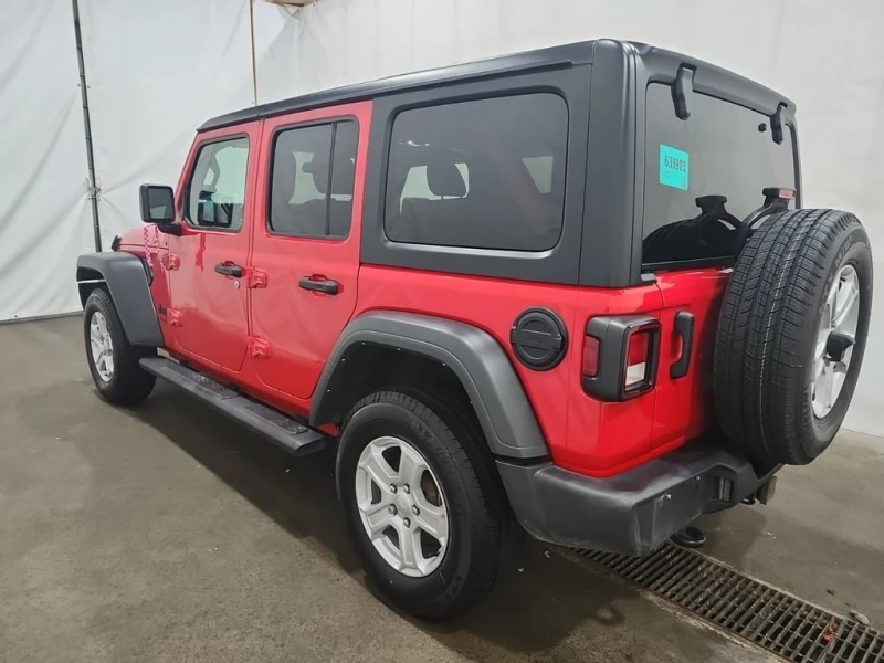 Jeep Wrangler * UNLIMITED SPORT * CARFAX * БЕЗ ПЪРВОНАЧАЛНА ВНОС, снимка 4 - Автомобили и джипове - 53228362