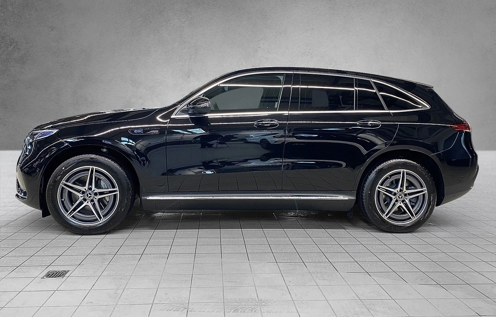 Mercedes-Benz EQC 400 AMG Line 4Matic - изображение 3
