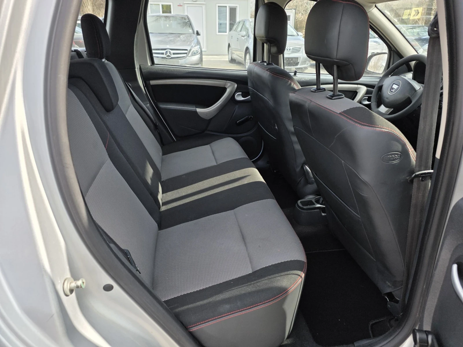 Dacia Duster 1.5DCI/110KC/4X4/FACELIFT/ИТАЛИЯ, снимка 11 - Автомобили и джипове - 52226508