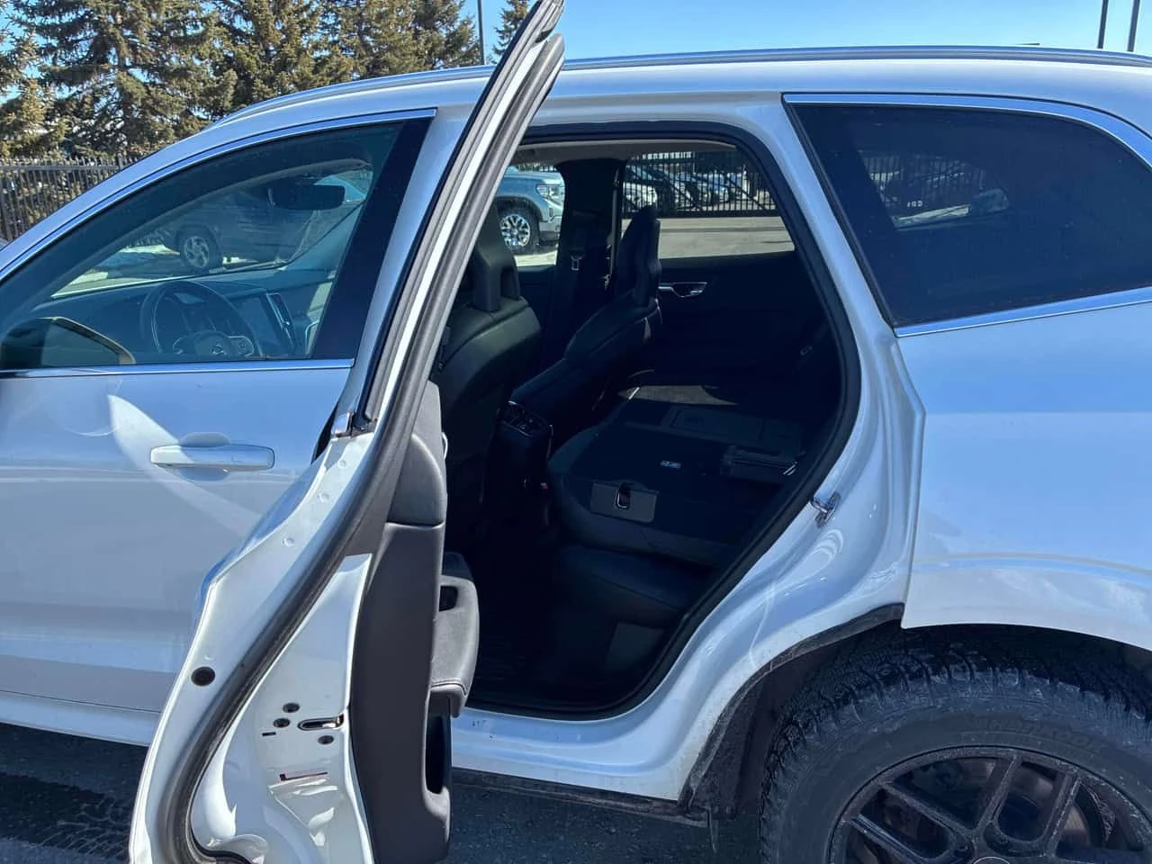 Volvo XC60 Momentum  CARFAX, снимка 13 - Автомобили и джипове - 53720827