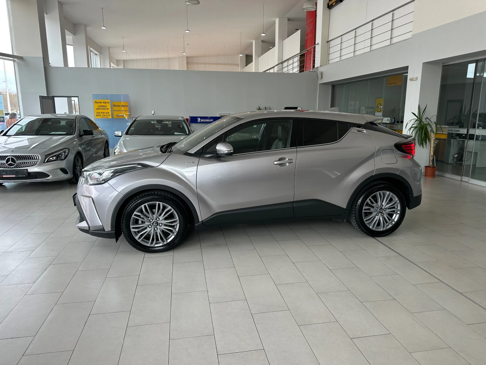 Toyota C-HR Lounge, снимка 3 - Автомобили и джипове - 53915557