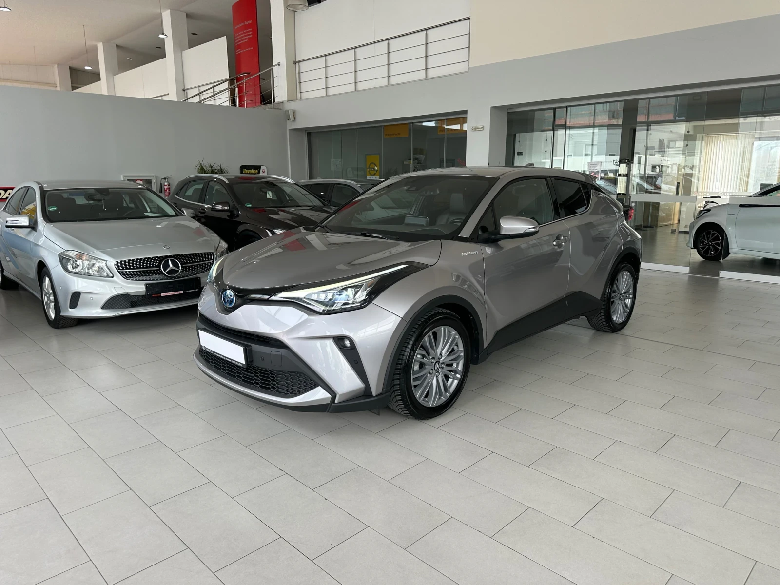 Toyota C-HR Lounge, снимка 2 - Автомобили и джипове - 53915557