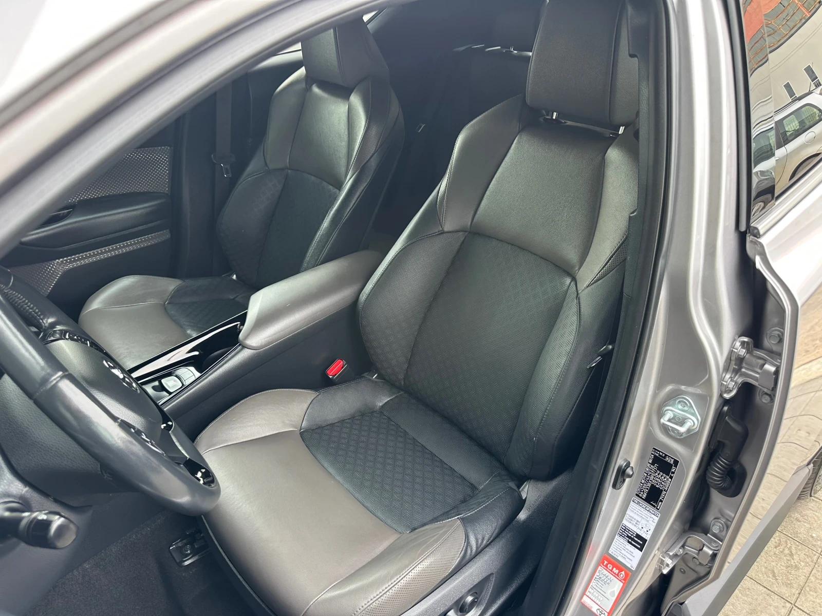 Toyota C-HR Lounge, снимка 8 - Автомобили и джипове - 53915557