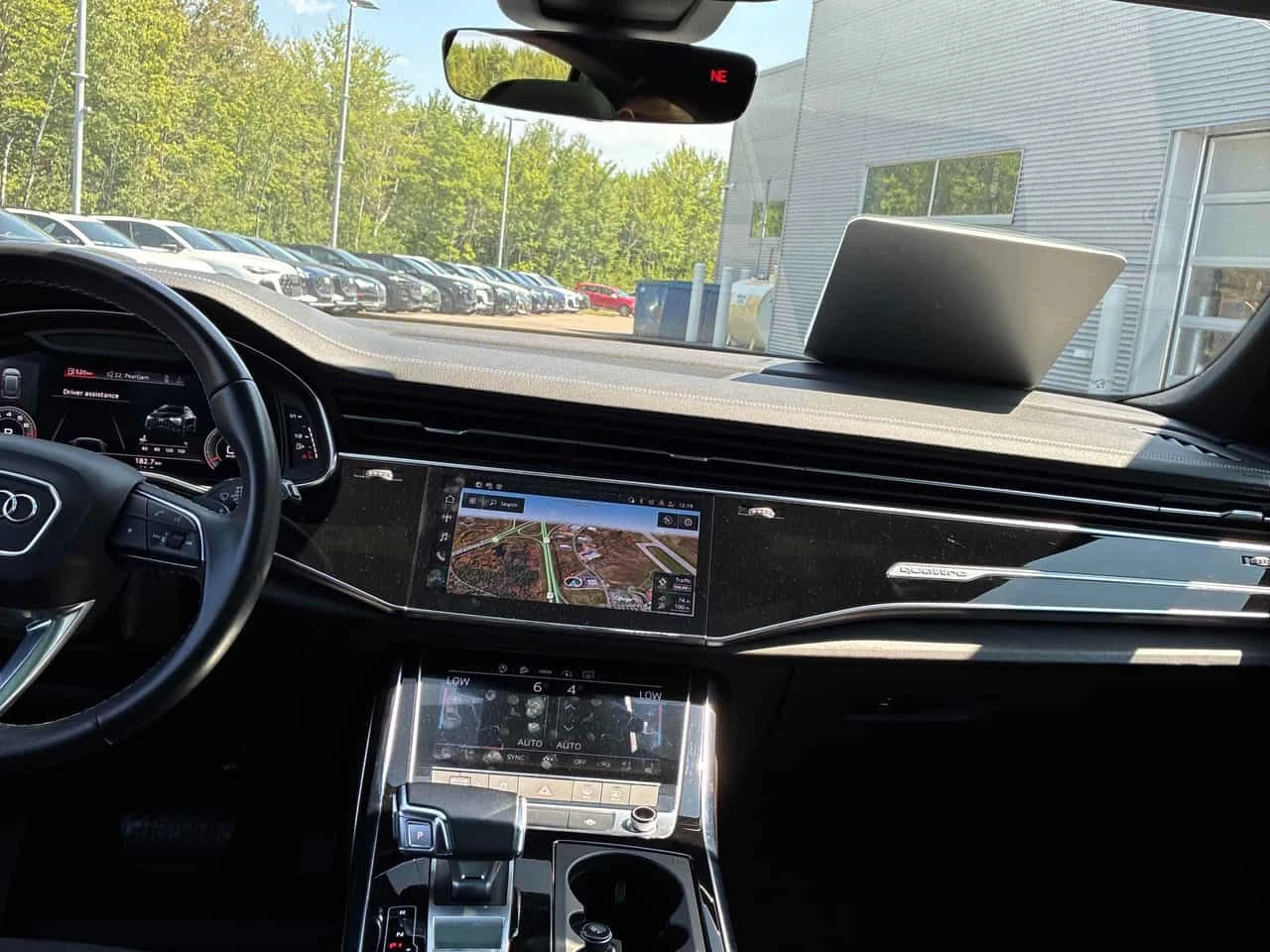 Audi Q8 QUATTRO * ГЛАВНО ПРЕДСТАВИТЕЛСТВО НА AUDI* , снимка 9 - Автомобили и джипове - 55441351