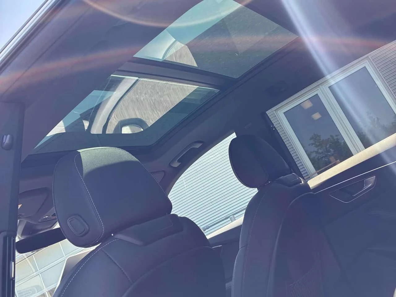 Audi Q8 QUATTRO * ГЛАВНО ПРЕДСТАВИТЕЛСТВО НА AUDI* , снимка 13 - Автомобили и джипове - 55441351