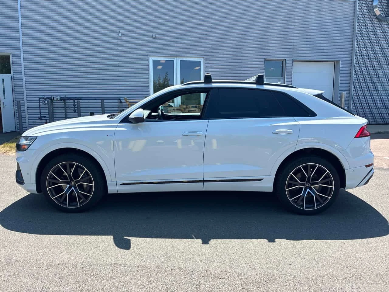 Audi Q8 QUATTRO * ГЛАВНО ПРЕДСТАВИТЕЛСТВО НА AUDI* , снимка 3 - Автомобили и джипове - 55441351