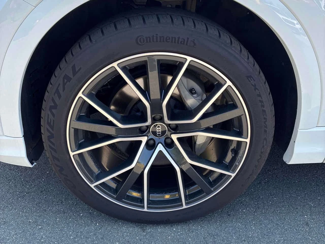 Audi Q8 QUATTRO * ГЛАВНО ПРЕДСТАВИТЕЛСТВО НА AUDI* , снимка 6 - Автомобили и джипове - 55441351
