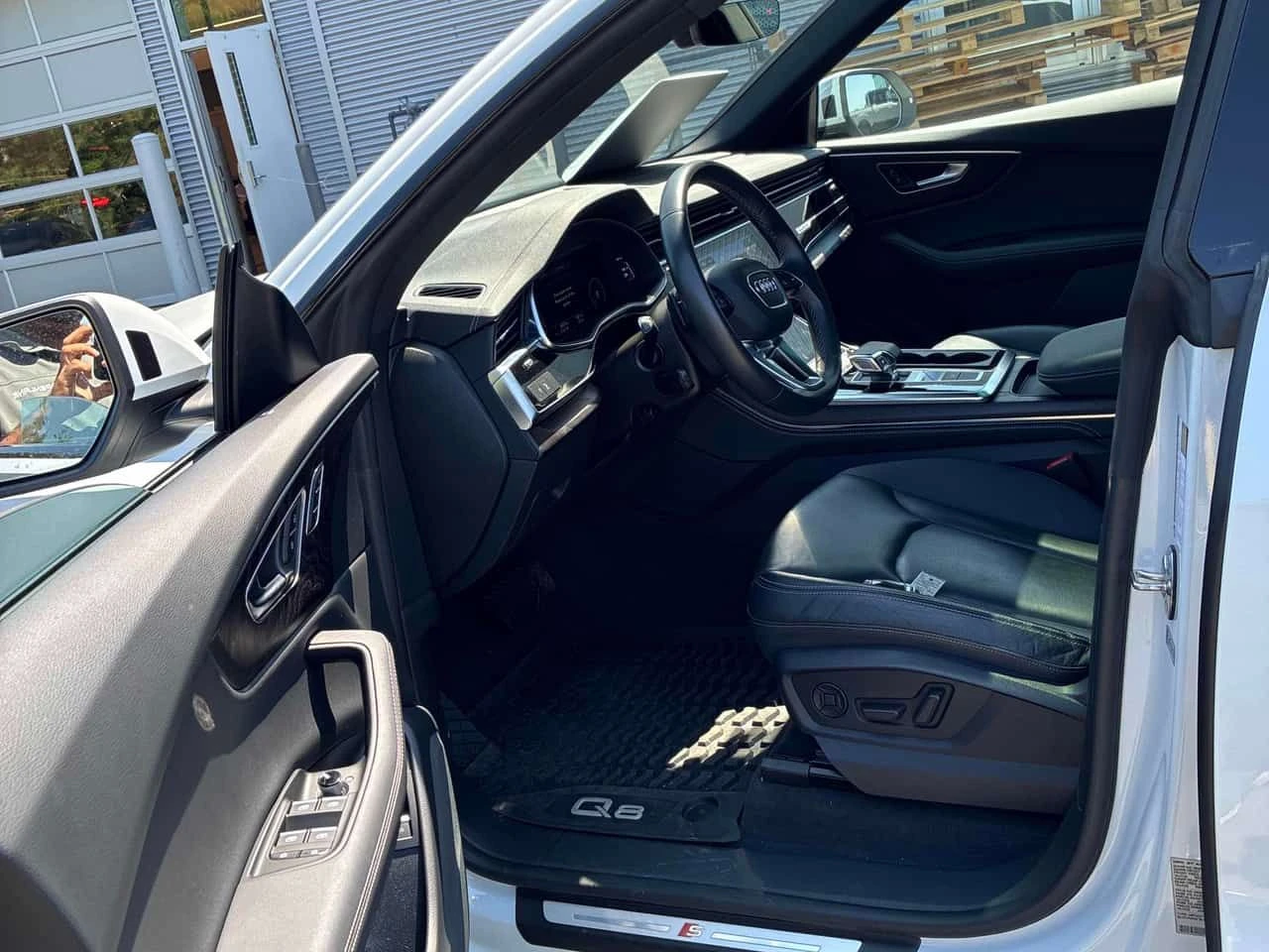Audi Q8 QUATTRO * ГЛАВНО ПРЕДСТАВИТЕЛСТВО НА AUDI* , снимка 7 - Автомобили и джипове - 55441351