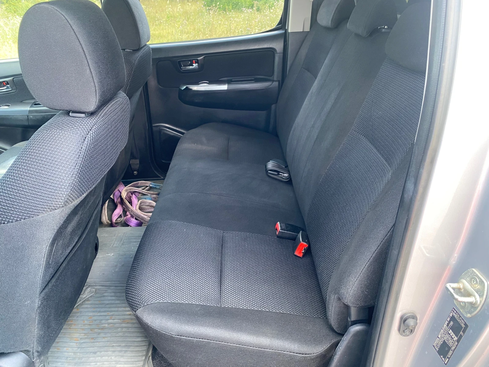 Toyota Hilux 2, 5 D4D/РЪЧКА, снимка 7 - Автомобили и джипове - 55558200