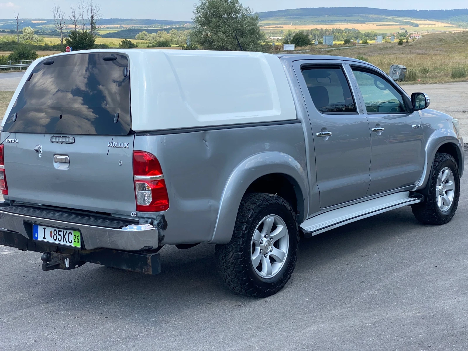 Toyota Hilux 2, 5 D4D/РЪЧКА, снимка 4 - Автомобили и джипове - 55558200