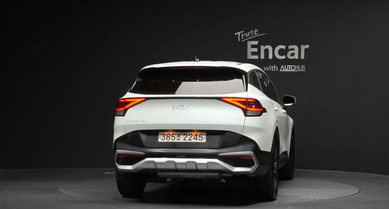 Kia Sportage Trendy* КОЖА* КАМЕРА* ПОДГРЕВ ВОЛАН* LANE ASSIST, снимка 3 - Автомобили и джипове - 55743988