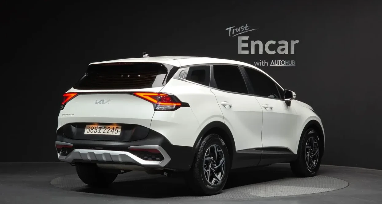 Kia Sportage Trendy* КОЖА* КАМЕРА* ПОДГРЕВ ВОЛАН* LANE ASSIST, снимка 4 - Автомобили и джипове - 55743988