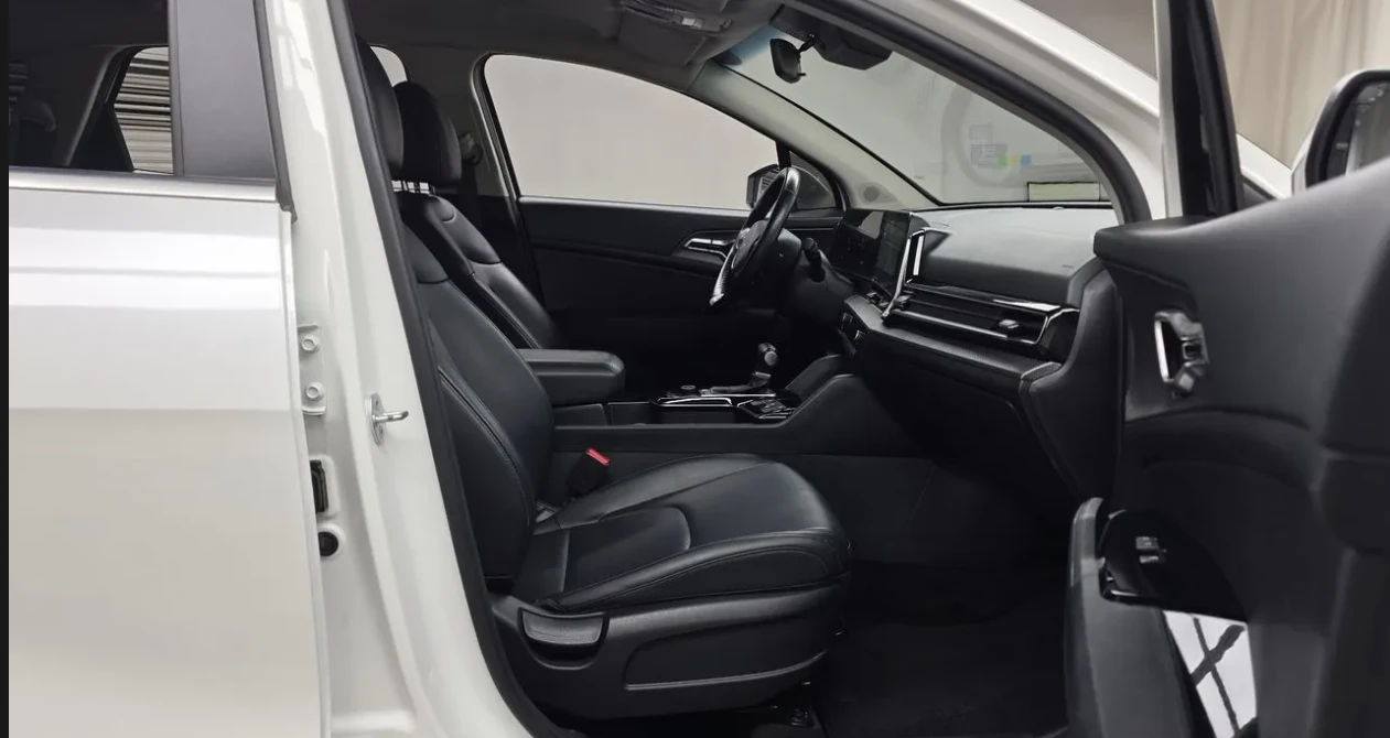 Kia Sportage Trendy* КОЖА* КАМЕРА* ПОДГРЕВ ВОЛАН* LANE ASSIST, снимка 13 - Автомобили и джипове - 55743988