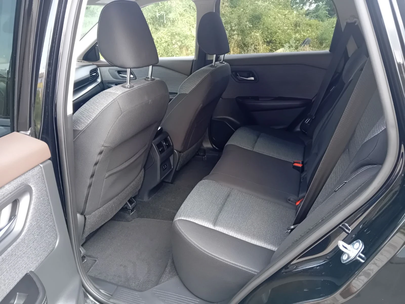 Nissan X-trail 2.5 4x4 Дистроник/360 камери/Keyless, снимка 10 - Автомобили и джипове - 55790244