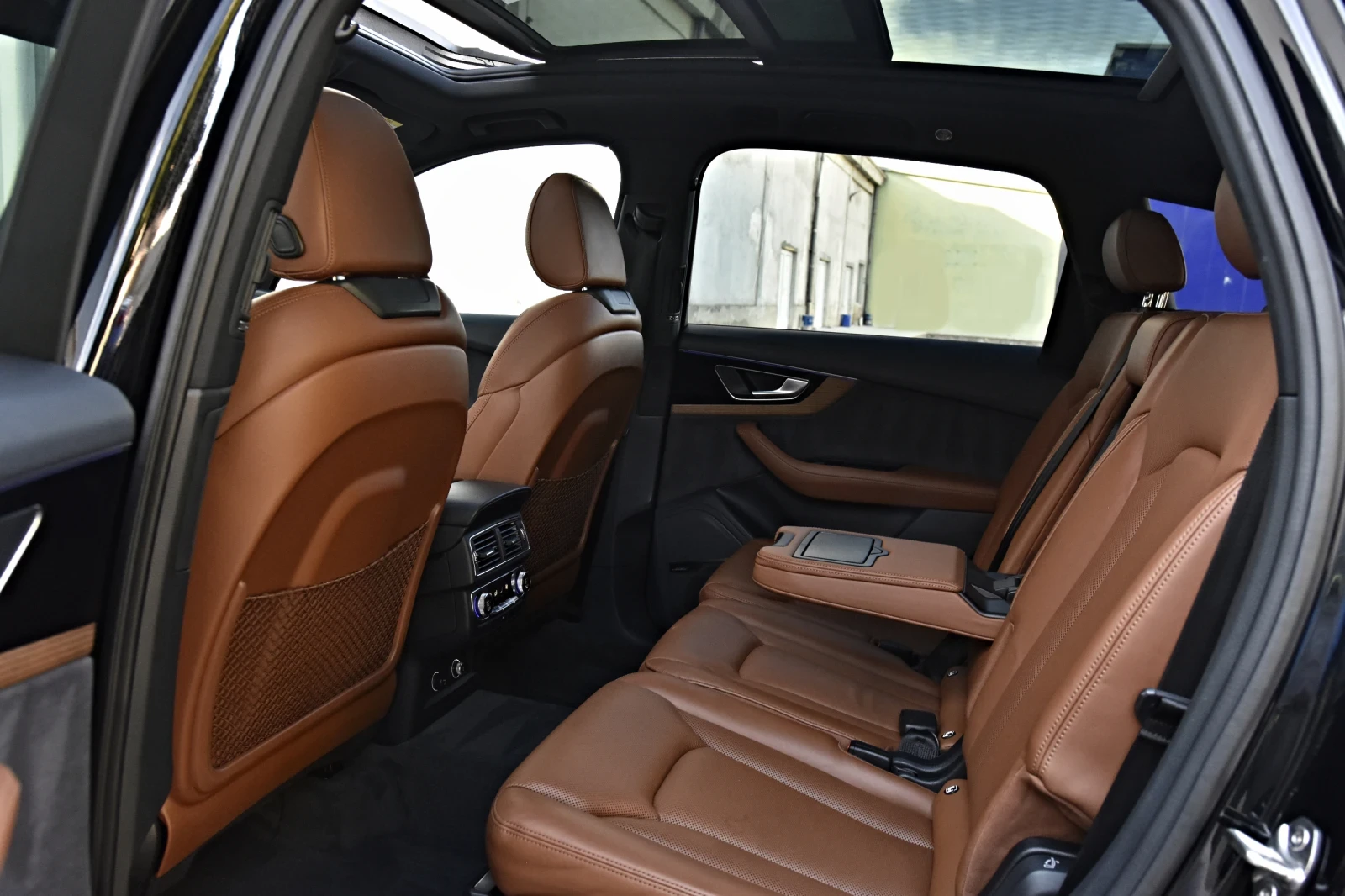 Audi SQ7 4.0 V8T MATRIX 21 PANO 360 EXCLUSIVE  FULL , снимка 16 - Автомобили и джипове - 56316299