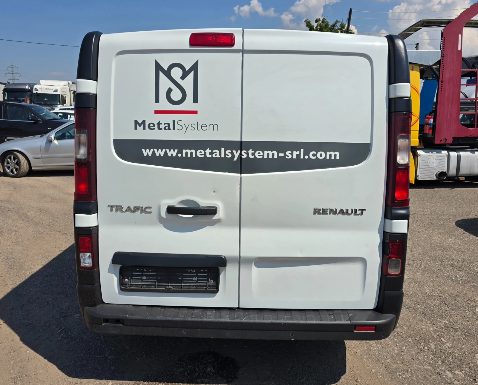 Renault Trafic 5+ 1* ТОВАРОПЪТНИЧЕСКИ* 1.6dci* 125кс* , снимка 8 - Бусове и автобуси - 55089467