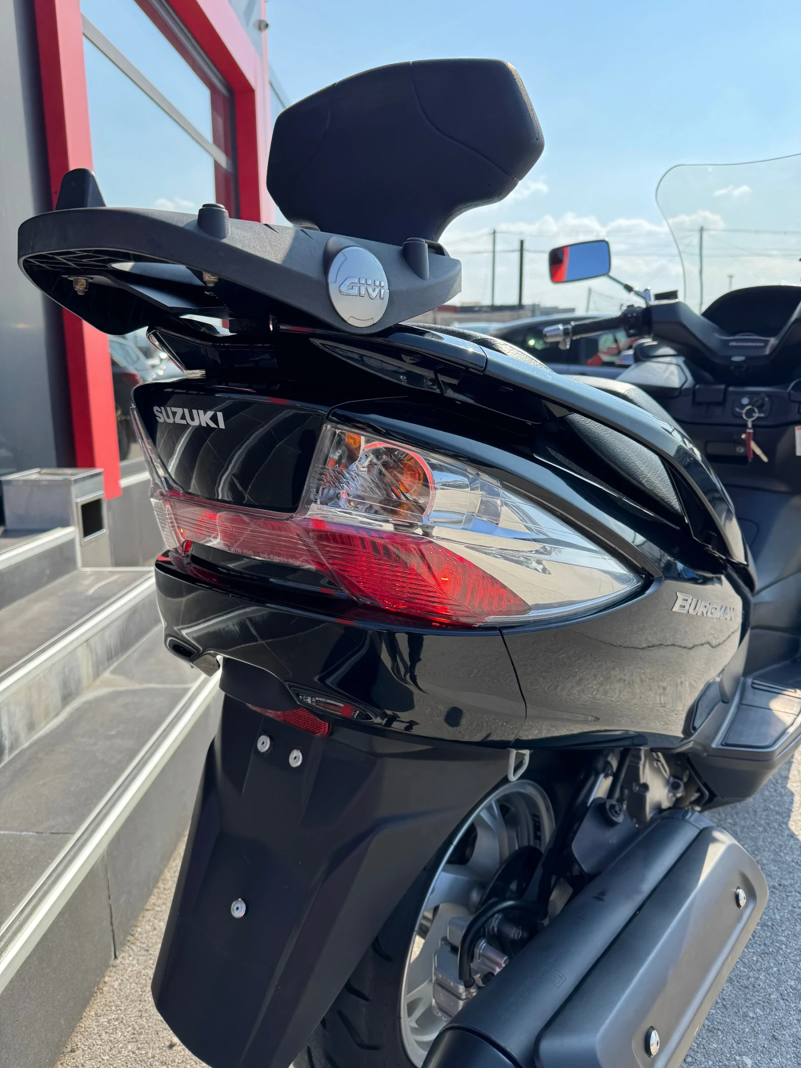 Suzuki Burgman 400-ТОП СЪСТОЯНИЕ, снимка 4 - Мотоциклети и мототехника - 53750189