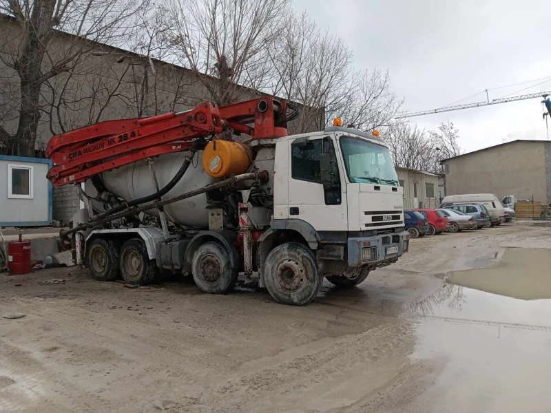 Бетон помпа Iveco Eurotrakker, снимка 1 - Индустриална техника - 48325675