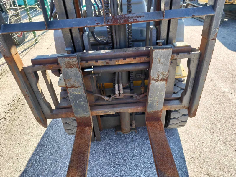 Мотокар Komatsu  ИЗРАВНИТЕЛ, ниски помещения, снимка 2 - Индустриална техника - 52935054