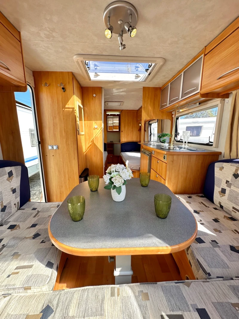 Каравана Adria Adora / НОВ ВНОС / ГОЛЯМА БАНЯ И WC / ФОРСЕЛТ /, снимка 7 - Каравани и кемпери - 52752337