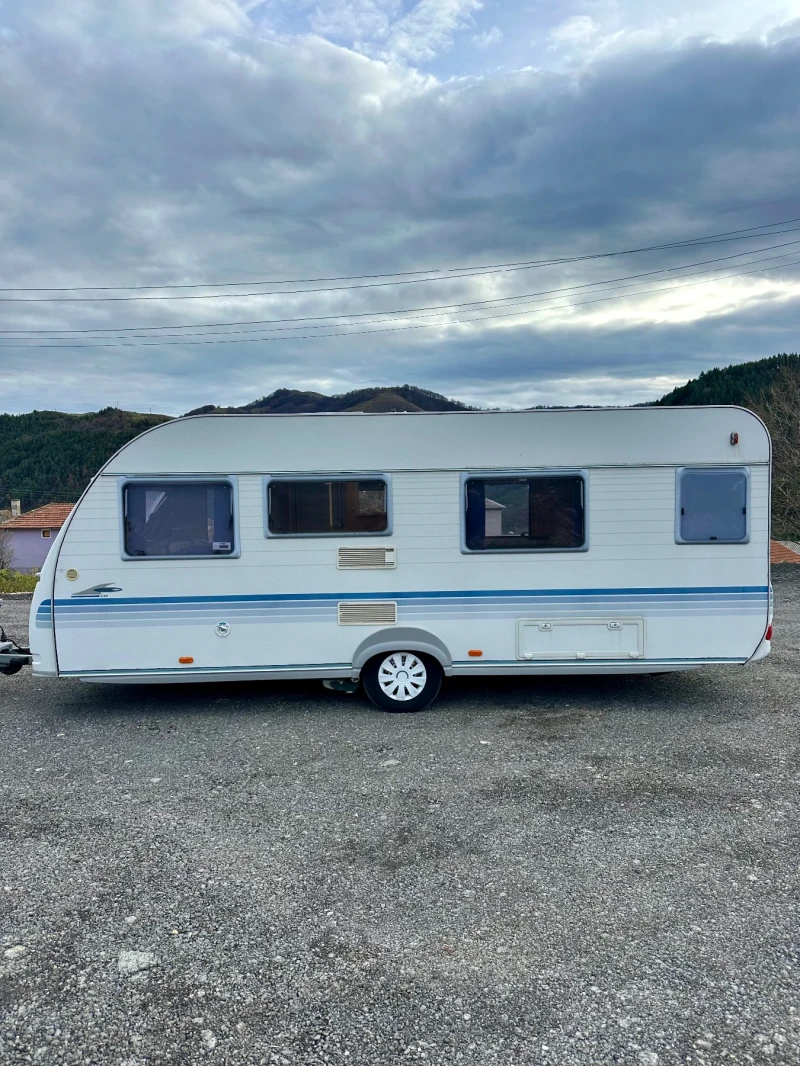 Каравана Adria Adora / НОВ ВНОС / ГОЛЯМА БАНЯ И WC / ФОРСЕЛТ /, снимка 3 - Каравани и кемпери - 52752337