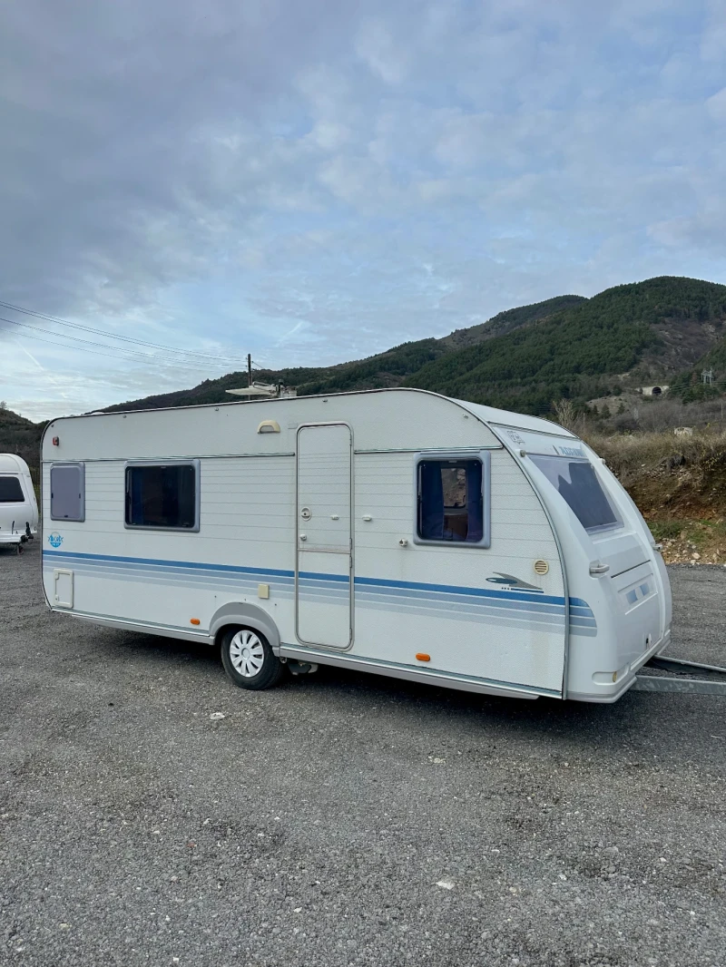 Каравана Adria Adora / НОВ ВНОС / ГОЛЯМА БАНЯ И WC / ФОРСЕЛТ /