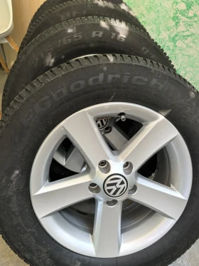 Гуми Зимни 215/65R16, снимка 6