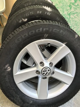 Гуми Зимни 215/65R16, снимка 7