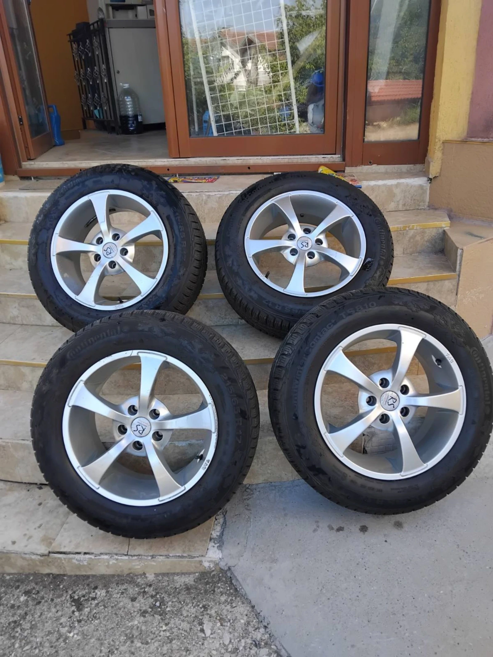    215/65R17  Kia Sportage | Mobile.bg   1
