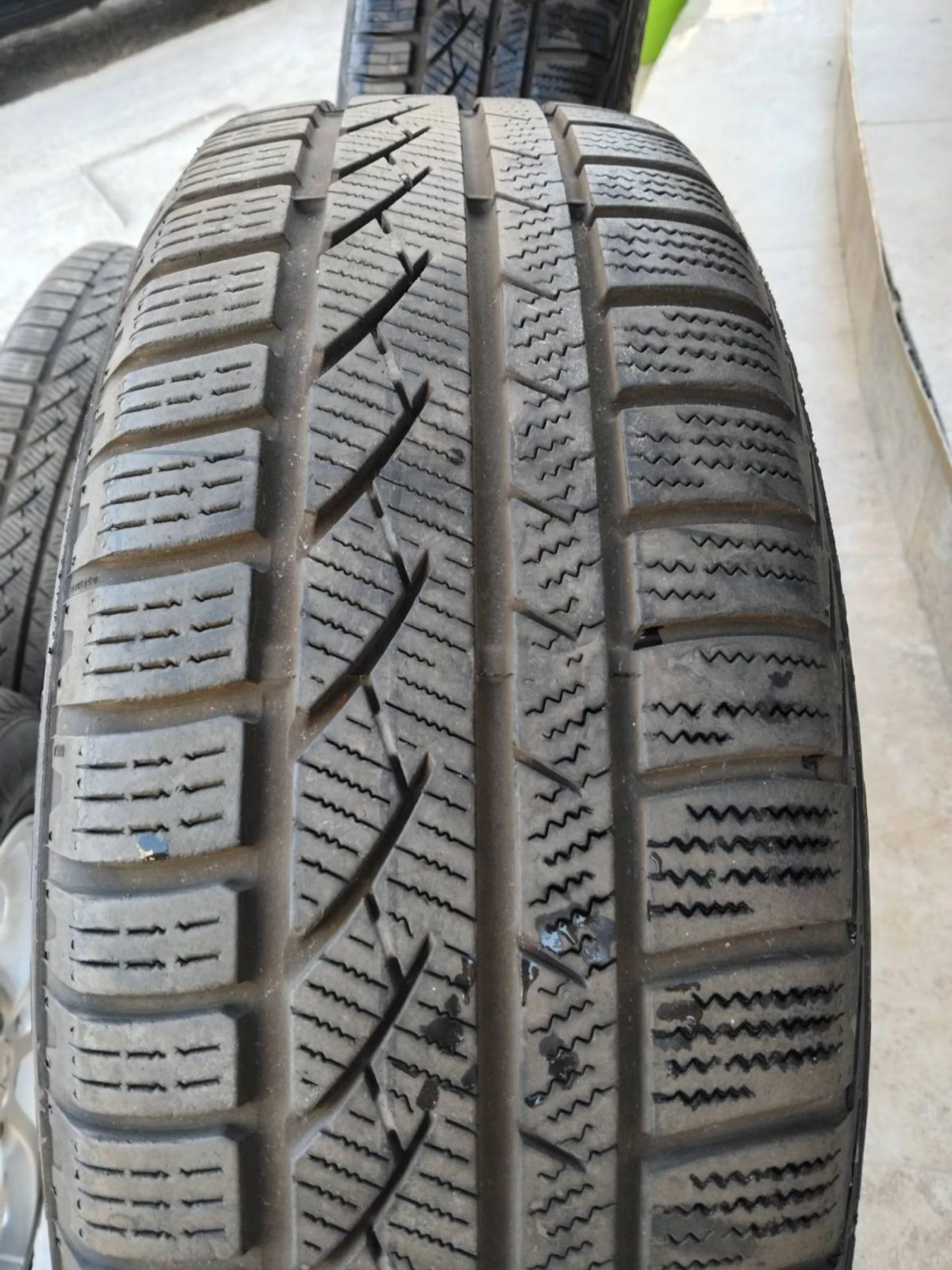    215/65R17  Kia Sportage | Mobile.bg   5