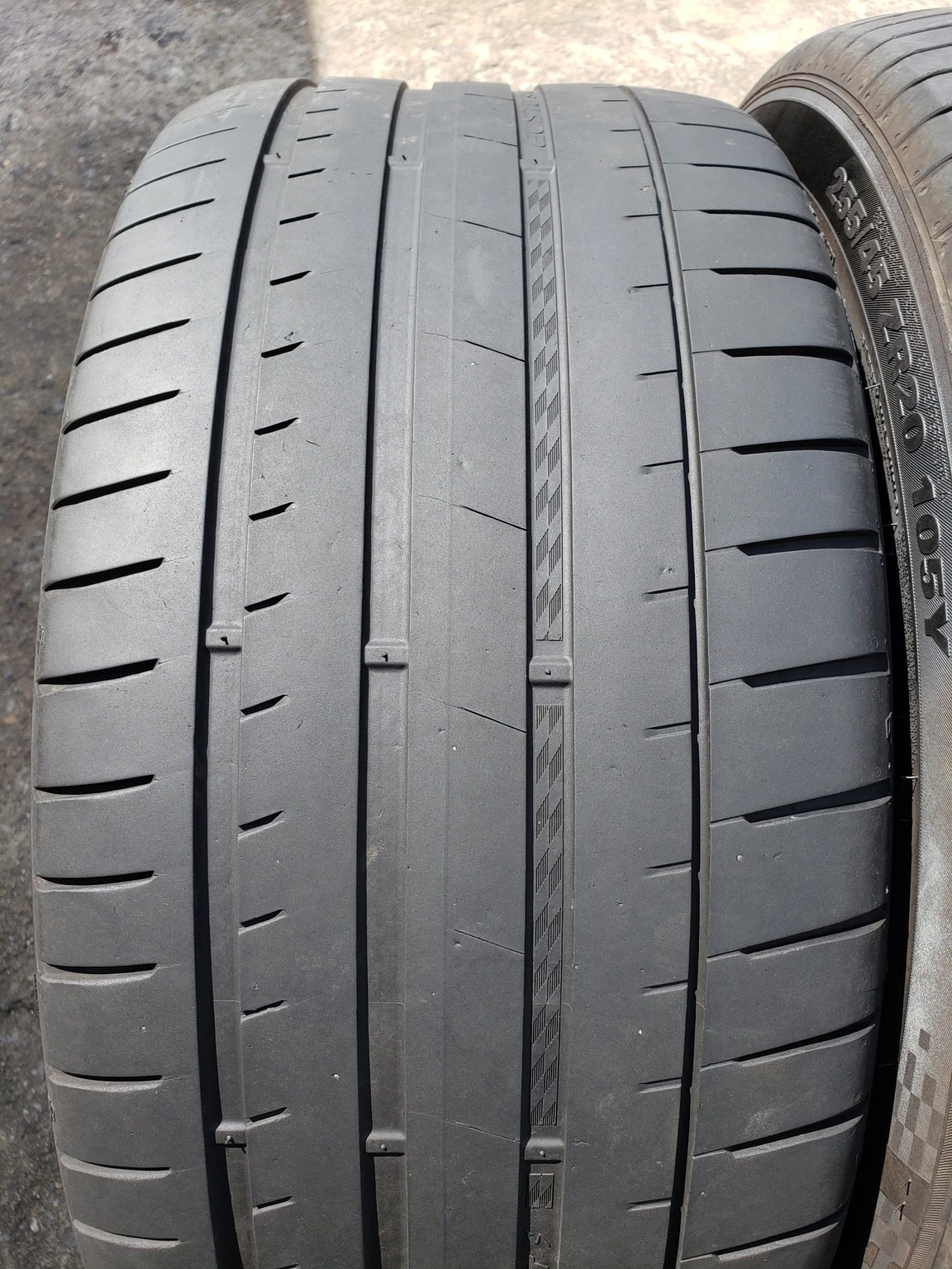 Гуми Летни 275/35R20