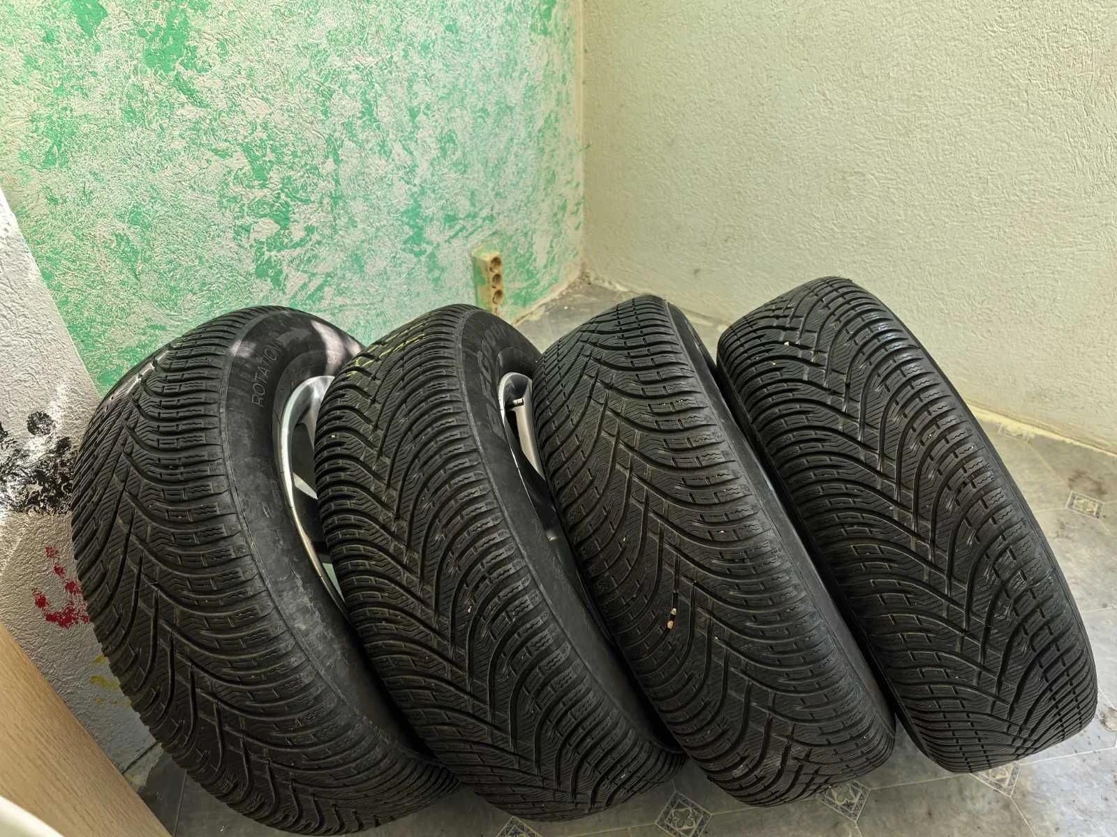 Гуми Зимни 215/65R16