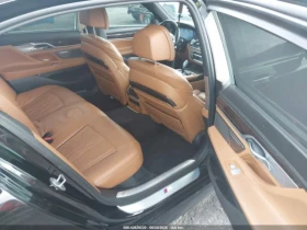 BMW 740 M* SPORT* ДИГИТАЛНО* ТАБЛО* ПОДГРЕВ* КАМЕРА* КЕЙЛЕ - 33500 лв. - 31132081 11